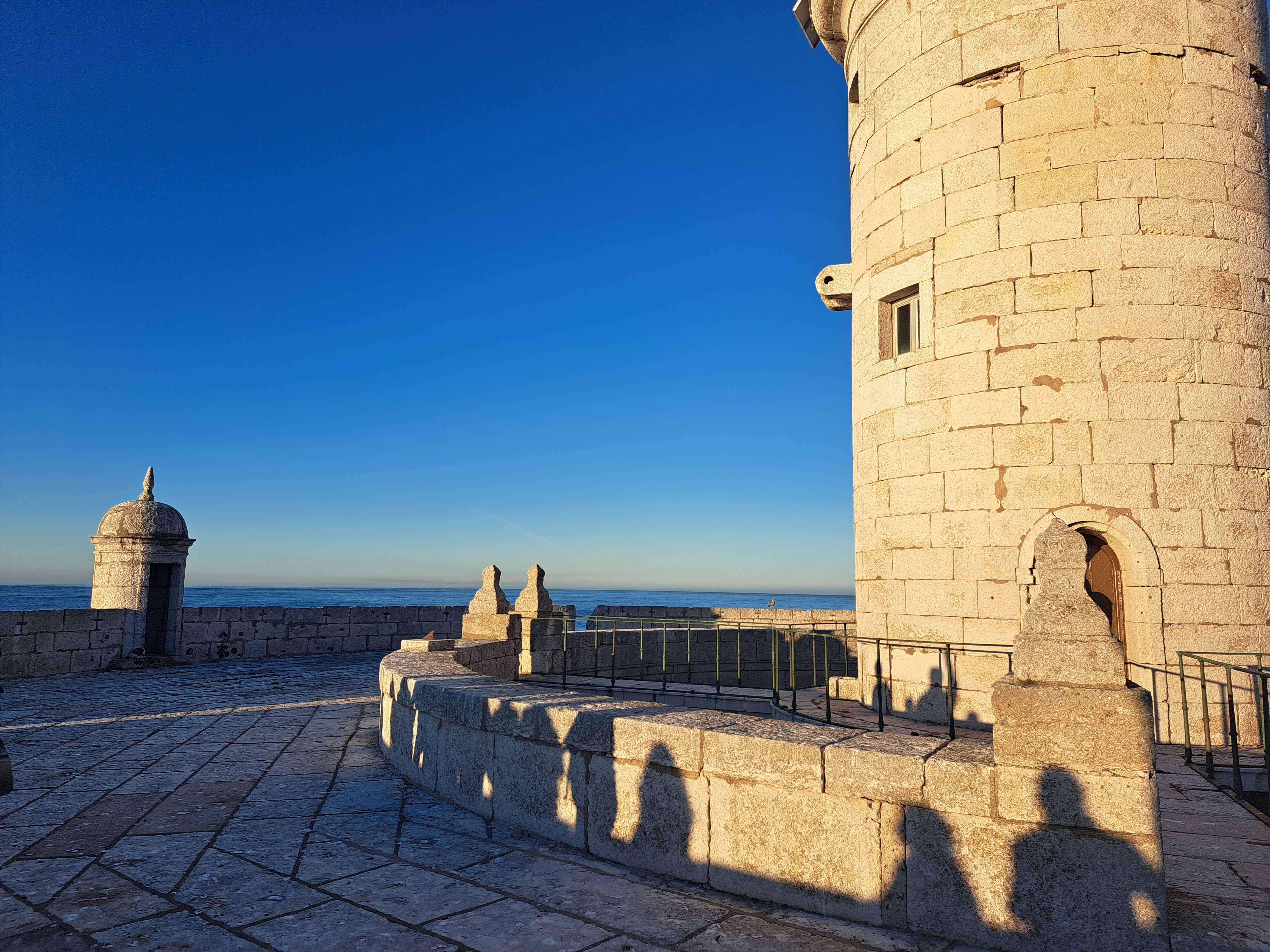▴ The Bugio Lighthouse is situated on an island in the estuary of the river Tejo