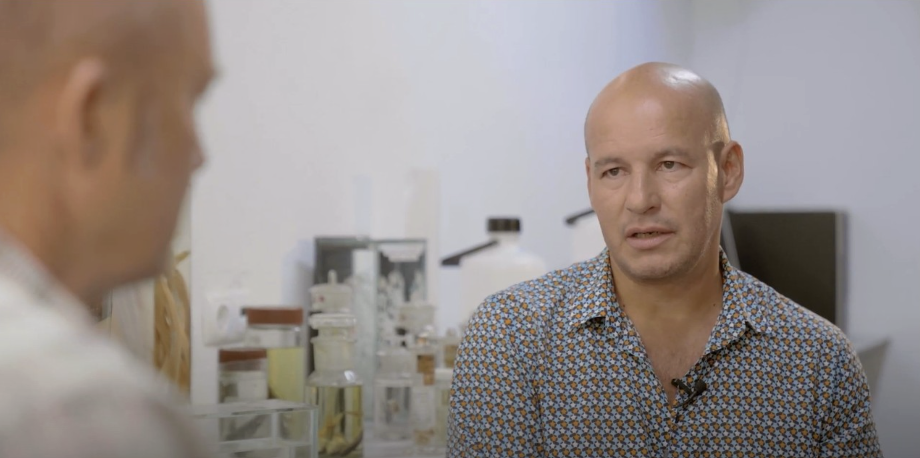 ▴ Nuno Jardim Nunes, explaining the Multispecies Assemblies drop of the Bauhaus Seas project in the “Drop, Ripple, Wave” video series.