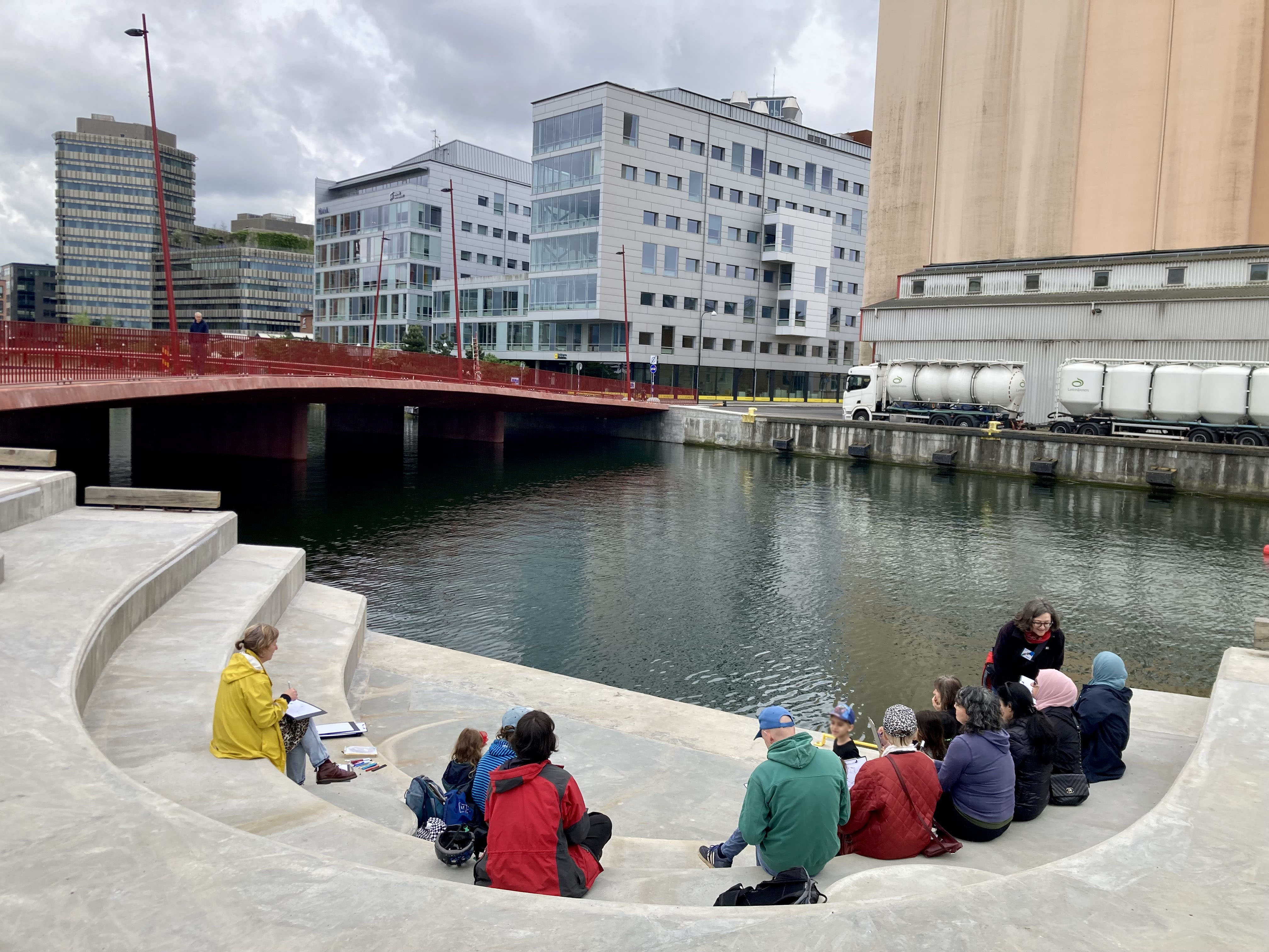 ▴ Land Art with the Ocean Ambassadors Eileen Laurie, Therese Carnemalm and Lucy Cathcart Frödén.
